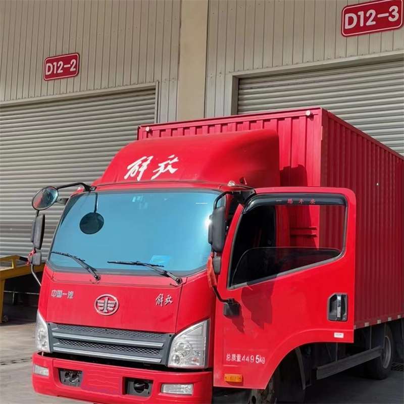 隆德县阿拉尔市物流专线：大件快运与进仓出口的高效之旅